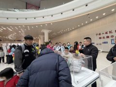 尝试以直播形式将馆内展