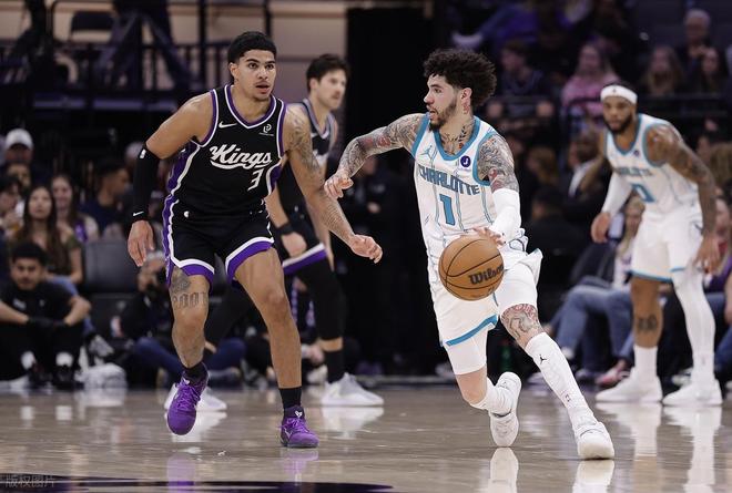 伦纳德狂轰45+5+5创5项纪录力压众星当选今日最佳