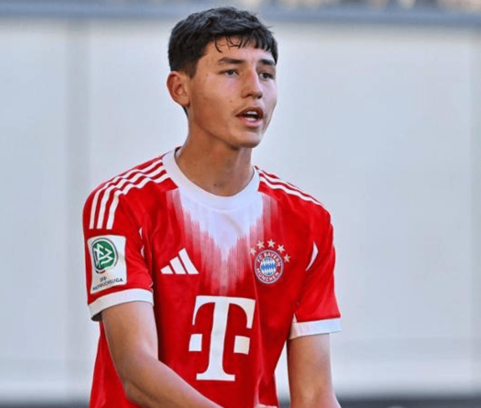 欧冠历史首现2010年后出生球员 帕维奇替补登场创