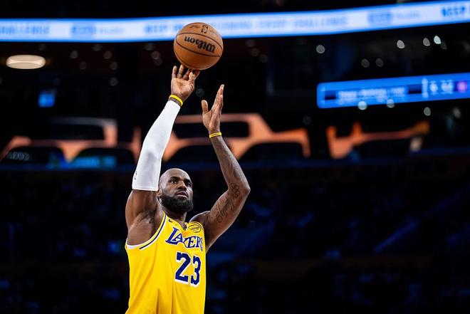 湖人142-130力克公牛 詹姆斯