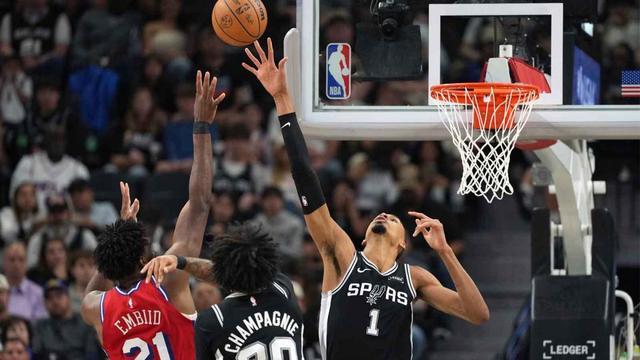 恩比德单挑文班亚马展神技 76人仍难阻马刺碾压